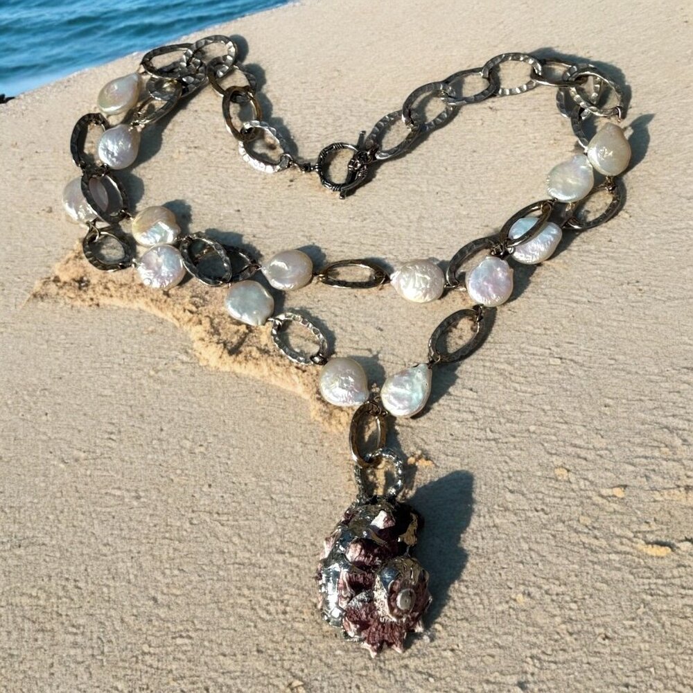 Conch Shell & White Keshi Teardrop Pearl Necklace With Artisan Silver Metalwork - Picture 5 of 17
